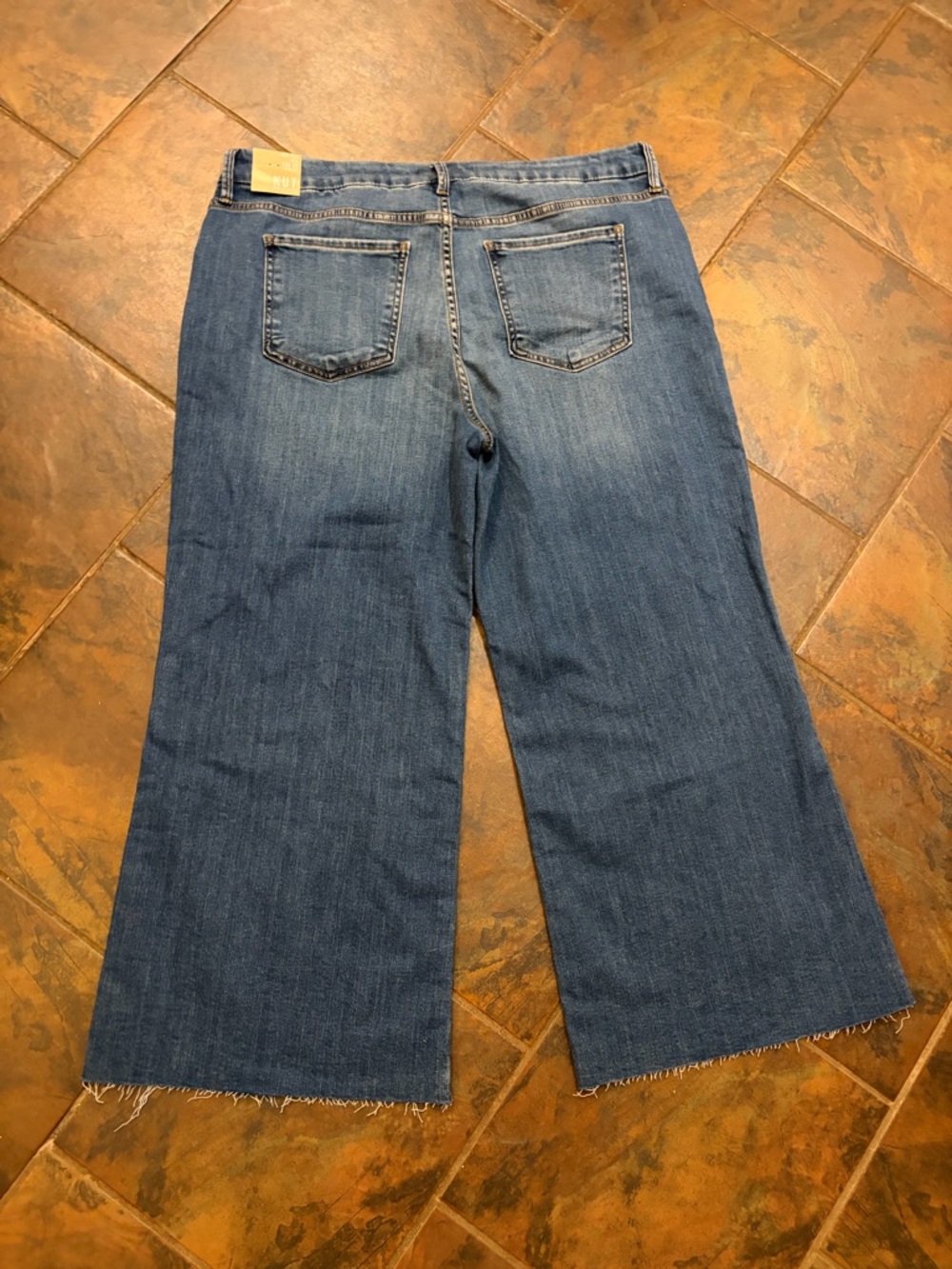 NEW KUT From The Cloth Meg Wide Leg Raw Hem Women's Capri Jeans - Blue